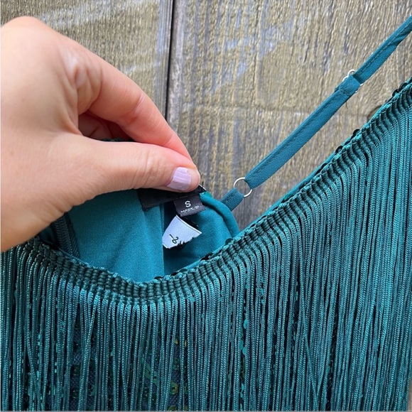 Emerald Green Sequin Fringe Bodycon Mini Dress 🌿 - Picture 9 of 10